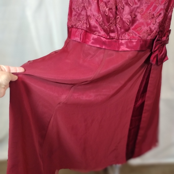 zum zum Dresses Vintage Zum Zum Red Satin Midi Dress Xl Wide Straps